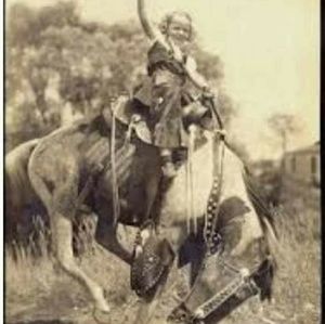 Meet your Posher, Claire